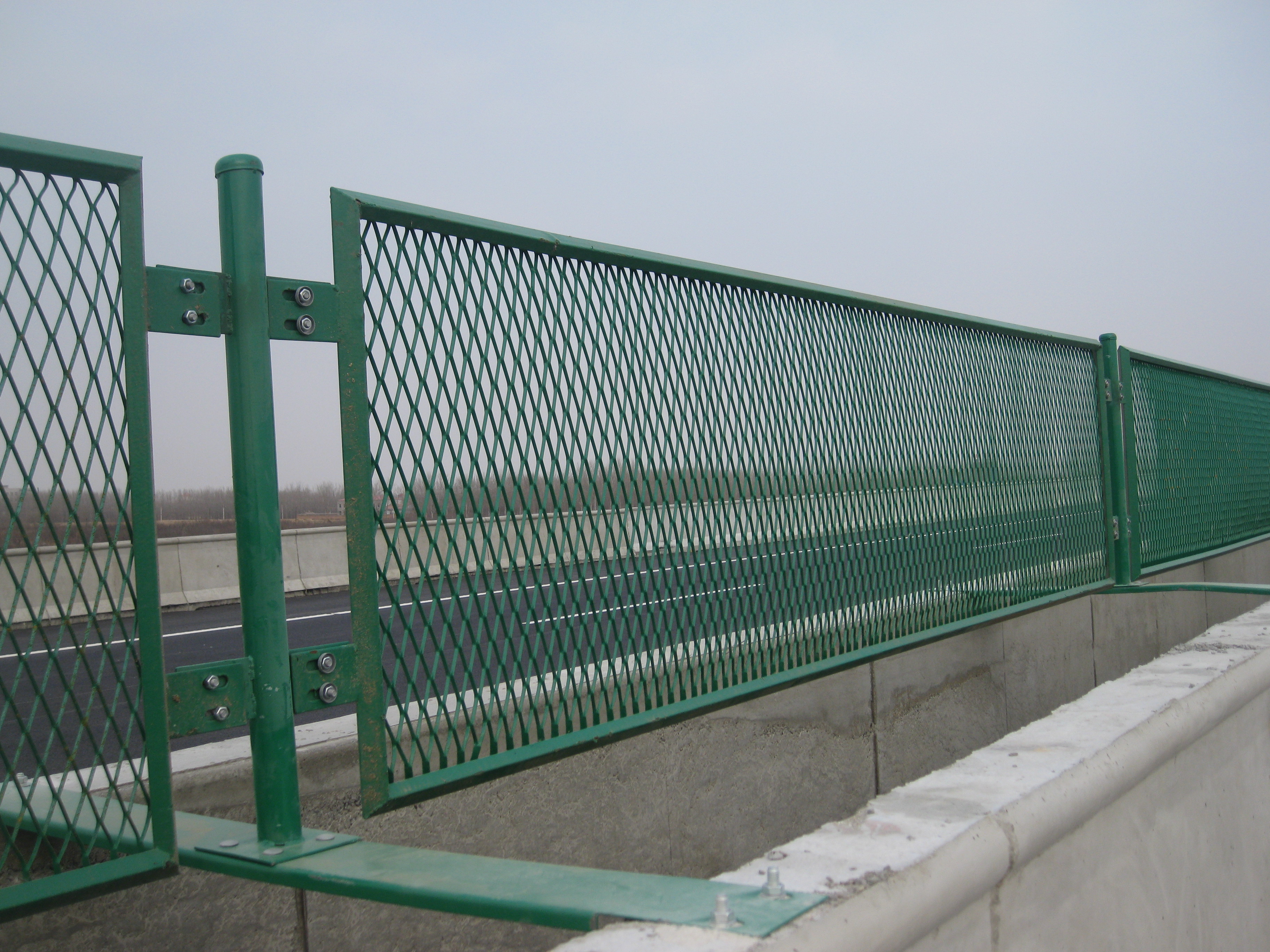 高速公路中间隔离边框护栏网